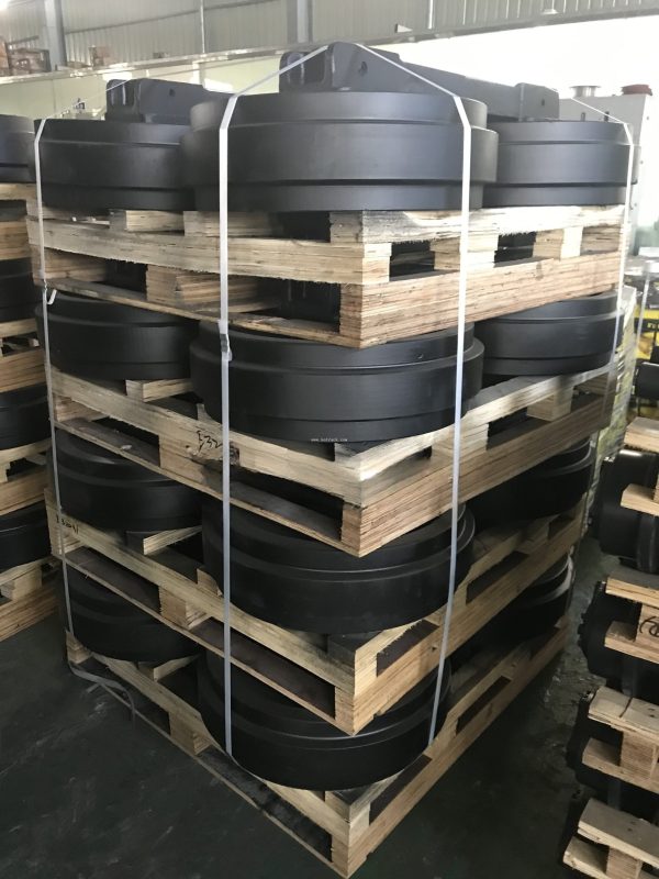 Excavators Idler wheel CAT320 from Manufacturer - Image 3